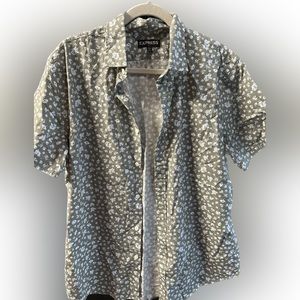 Men’s Express Short Sleeve Shirt